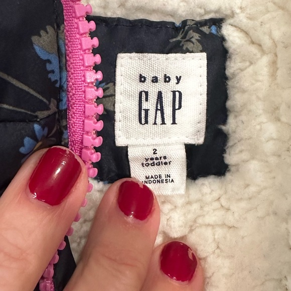 Toddler Jacket | Gap| ColdControl Max Puffer | 2T - Picture 3 of 5